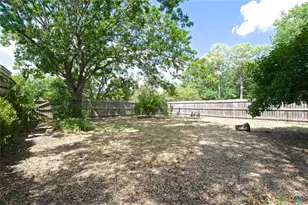 211 W Long St, Elm Mott, TX 76640 - Photo 18