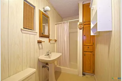 211 W Long Street, Elm Mott, TX 76640 - Photo 14