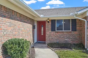 2925 Portales Dr, Fort Worth, TX 76116 - Photo 4