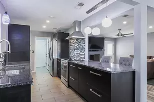 304 Johnston Blvd, Waxahachie, TX 75165 - Photo 6