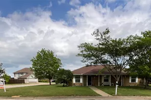 304 Johnston Blvd, Waxahachie, TX 75165 - Photo 2