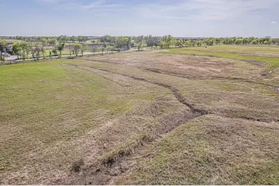 12588 Flow, Krum, TX 76249 - Photo 8