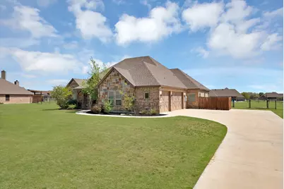 404 Spring Valley Road, Weatherford, TX 76087 - Photo 2