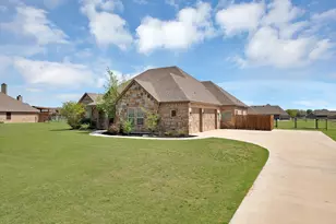404 Spring Valley Rd, Weatherford, TX 76087 - Photo 2
