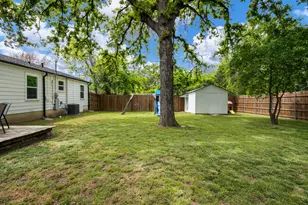 621 W Brock St, Denison, TX 75020 - Photo 18