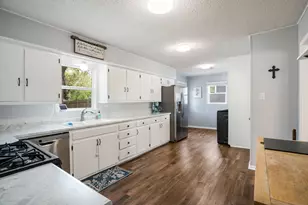 621 W Brock St, Denison, TX 75020 - Photo 14