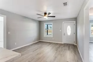 804 Lively St, Bowie, TX 76230 - Photo 4