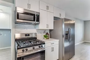 804 Lively St, Bowie, TX 76230 - Photo 6