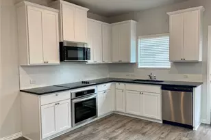 1135 Rusk Wy, Lewisville, TX 75077 - Photo 6