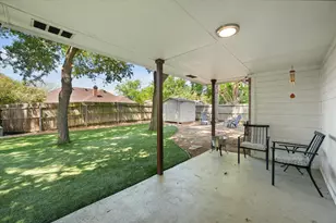 1221 Highcrest Dr, Burleson, TX 76028 - Photo 8