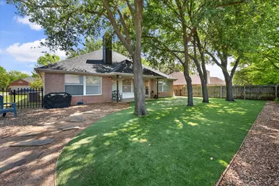 1221 Highcrest Drive, Burleson, TX 76028 - Photo 6