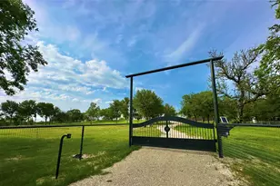 400 Timber Wild Dr, Weatherford, TX 76087 - Photo 2