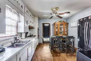 2210 24th St, Fort Worth, TX 76164 - Photo 6