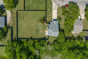 401 N Sierra Trail, Pilot Point, TX 76258 - Photo 4