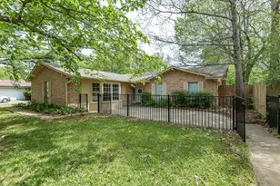 2732 Foxcroft Cir, Denton, TX 76209 - Photo 2