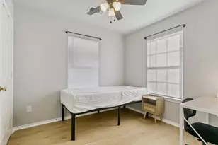107 S Crawford St, Denton, TX 76205 - Photo 2
