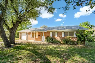 1304 Sycamore St, Breckenridge, TX 76424 - Photo 2