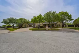 4317 La Hacienda Dr, Abilene, TX 79602 - Photo 2
