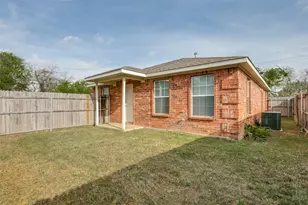 107 S Crawford St, Denton, TX 76205 - Photo 16