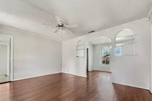 2831 W Clarendon Dr, Dallas, TX 75211 - Photo 4