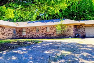 128 Campbell St, DeSoto, TX 75115 - Photo 2