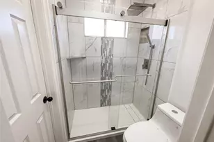 2406 Manchester Dr, Carrollton, TX 75006 - Photo 10