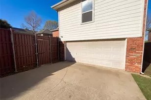 2406 Manchester Dr, Carrollton, TX 75006 - Photo 20