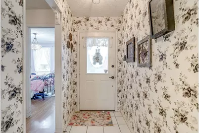 809 Castleview Drive, Arlington, TX 76001 - Photo 10