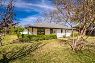 921 Bromwich St, Garland, TX 75040 - Photo 2