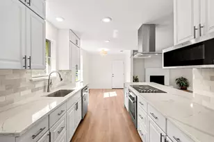 921 Bromwich St, Garland, TX 75040 - Photo 8