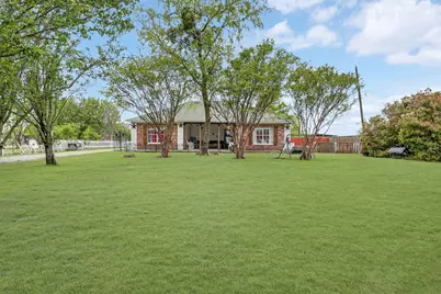 2070 Cr 377, Van Alstyne, TX 75495 - Photo 4