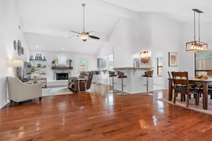 715 Hinsdale Dr, Arlington, TX 76006 - Photo 4