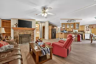 4505 Apple Tree Ct, Granbury, TX 76048 - Photo 6