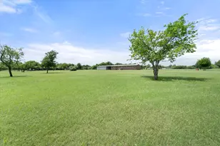 2101 Ridge View Dr, Cleburne, TX 76033 - Photo 30