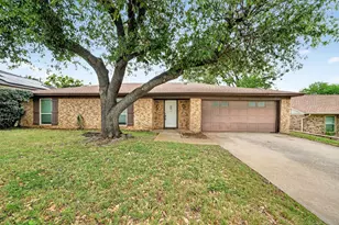 717 Steeplechase Dr, Bedford, TX 76021 - Photo 2
