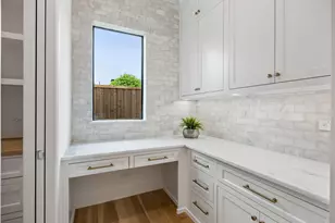 10128 Coppedge Ln, Dallas, TX 75229 - Photo 12