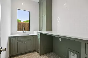 10128 Coppedge Ln, Dallas, TX 75229 - Photo 32