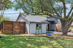 3116 Kingsbridge Dr, Plano, TX 75075 - Photo 4