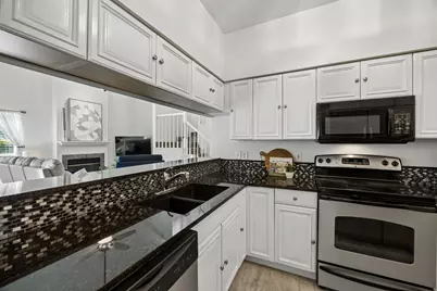 217 Cimarron Trail #5, Irving, TX 75063 - Photo 12