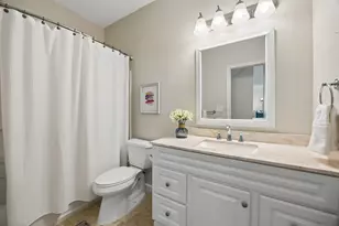 217 Cimarron Trail, Irving, TX 75063 - Photo 4