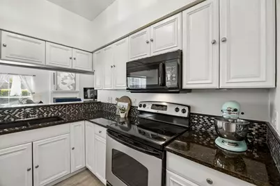 217 Cimarron Trail #5, Irving, TX 75063 - Photo 14