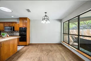 4011 Sumac Ct, Arlington, TX 76017 - Photo 10