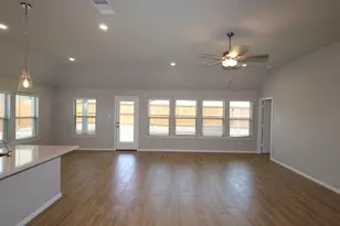 1013 Fairfax Ct, Crowley, TX 76036 - Photo 4