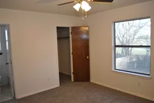 720 Ash St, Burleson, TX 76028 - Photo 6