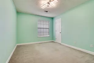 4562 Normandy Way, Grand Prairie, TX 75052 - Photo 18