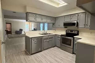 1107 Rimcrest Dr, Arlington, TX 76017 - Photo 2
