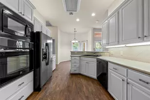 108 Hidden Oaks Dr, Waco, TX 76705 - Photo 8