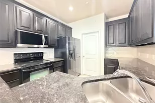 304 Basil St, Garland, TX 75040 - Photo 8