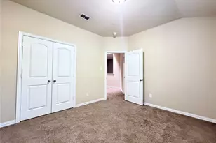 304 Basil St, Garland, TX 75040 - Photo 18