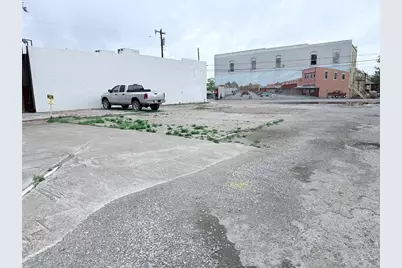 219 N Pearl Street, Trenton, TX 75490 - Photo 2